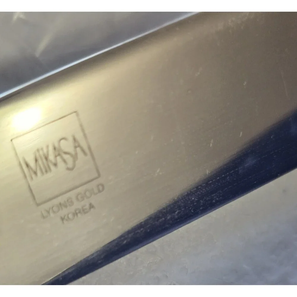 Mikasa Lyons Gold Stainless 5 Piece Unused in Box Flatware
